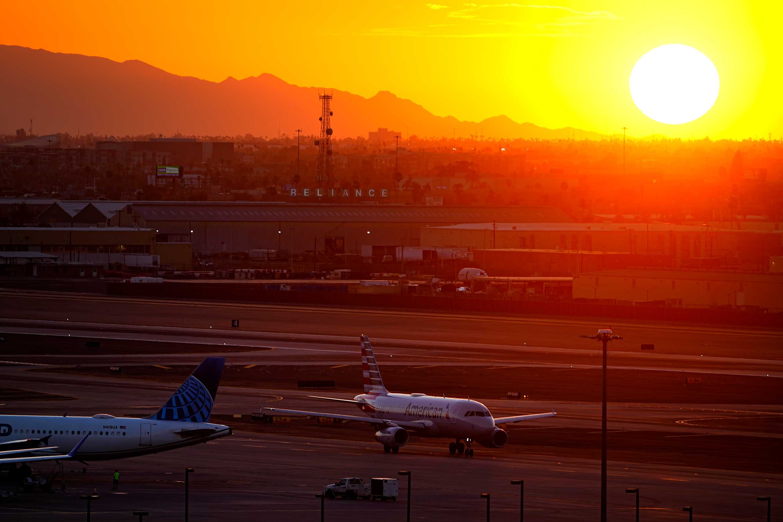 Want Cheap Flights? Wait Until the End of April